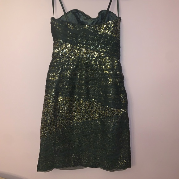 Black and gold Sequins knee high cocktail dress - Picture 2 of 3